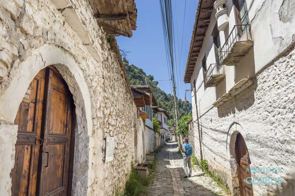 Berat: Altstadtgasse im Viertel Gorica