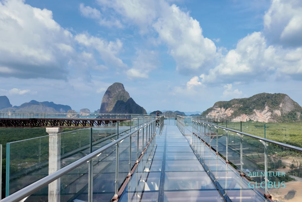 Aussicht vom Beyond Skywalk Nangshi in die Phang Nga Bucht