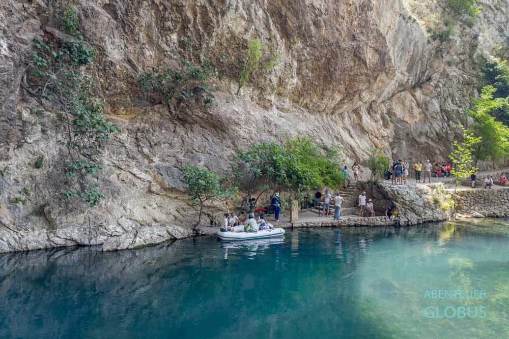 Blagaj: Start der kurzen Bootstour zur Buna-Quelle (Vrelo Bune) in der Höhle