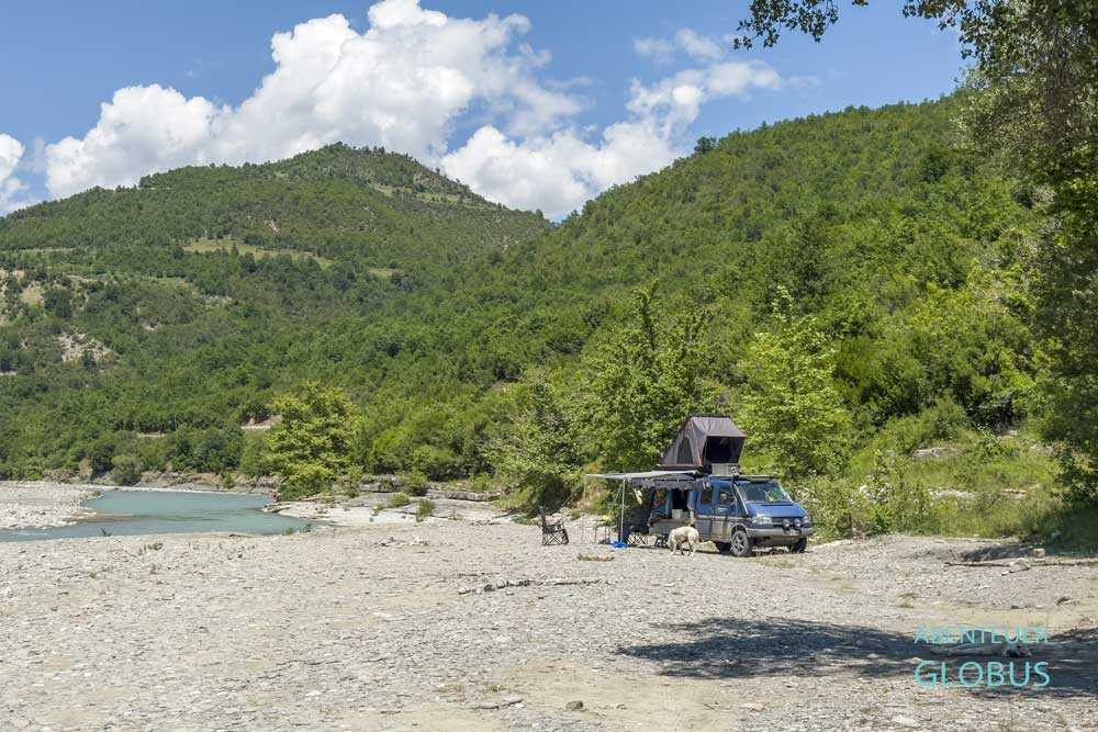 Osum Canyon bei Corovoda: Wildcamping am Fluss Osum