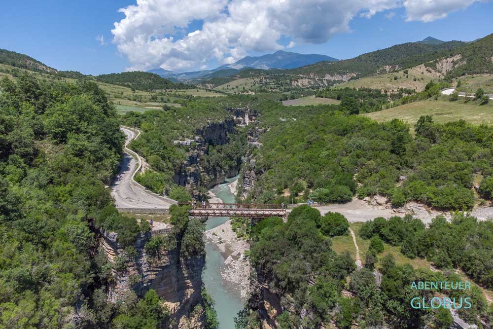 Osum-Schlucht bei Corovoda: Osumi Canyon Bridge 