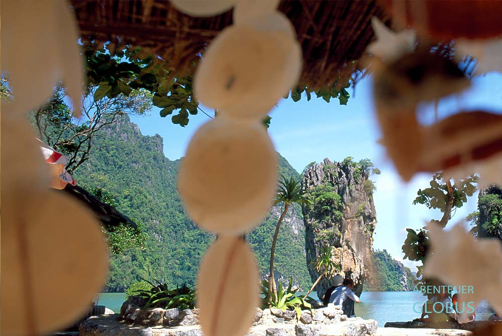 James Bond Felsen, fotografiert aus einem Souvenirshop