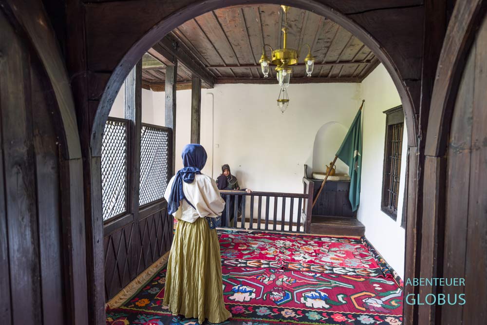 Blagaj: Besucher aus aller Welt besichtigen das Museum Kloster Blagaj.