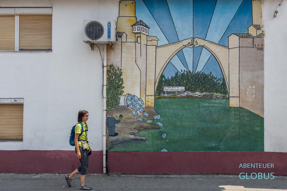 Graffiti in Mostar: Alte Brücke Stari Most