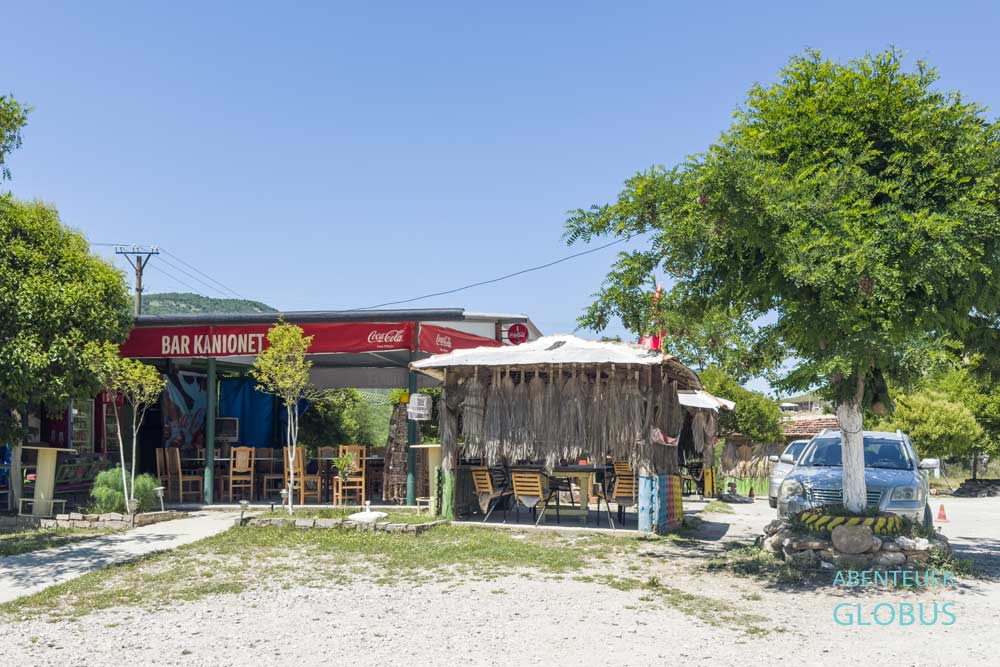Osum Canyon bei Corovoda: Restaurant Bar Kanionet am Osum Canyon Bridge Viewpoint