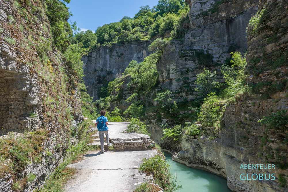 Bei Corovoda, Aktivitäten im Osum Canyon: Wanderungen