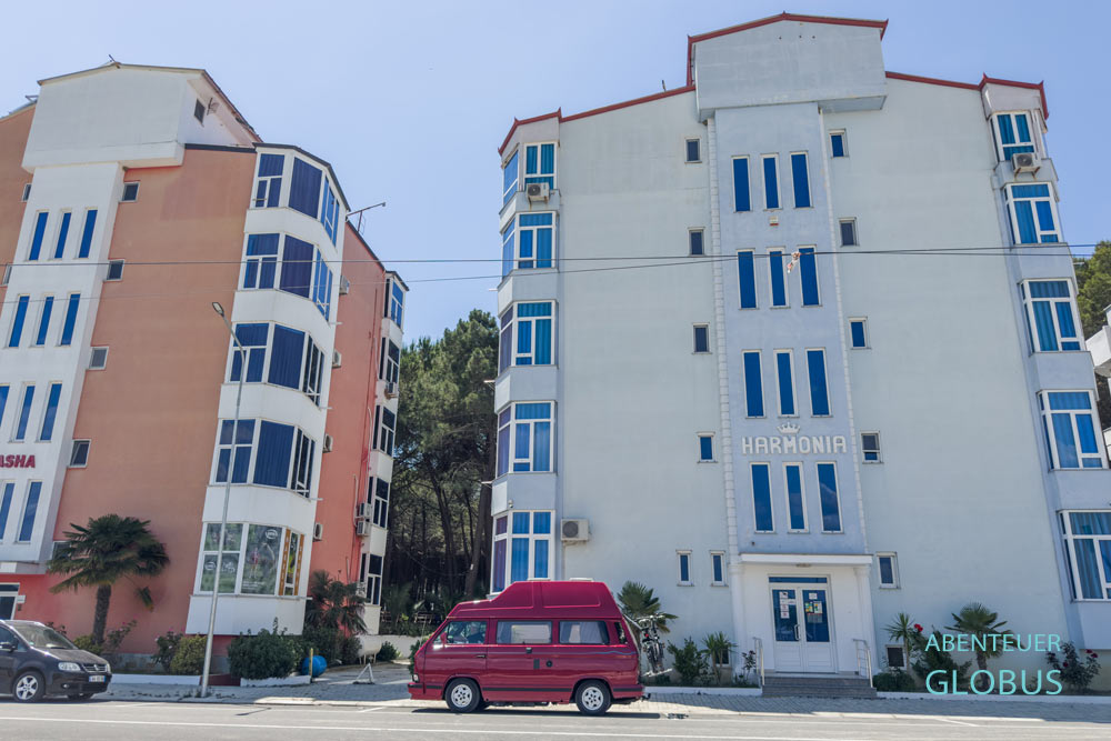 Spille Beach: Hotels Basha und Harmonia