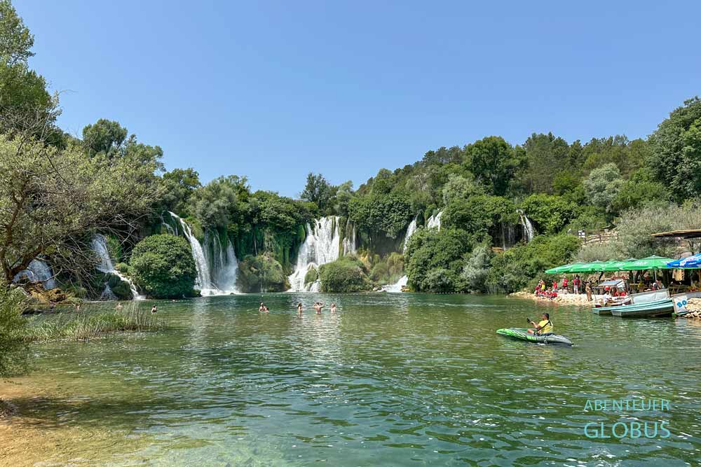 Baden im Kravica-Wasserfall