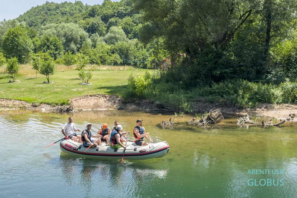 Aktivitäten im Nationalpark Una: Rafting auf dem Fluss Una