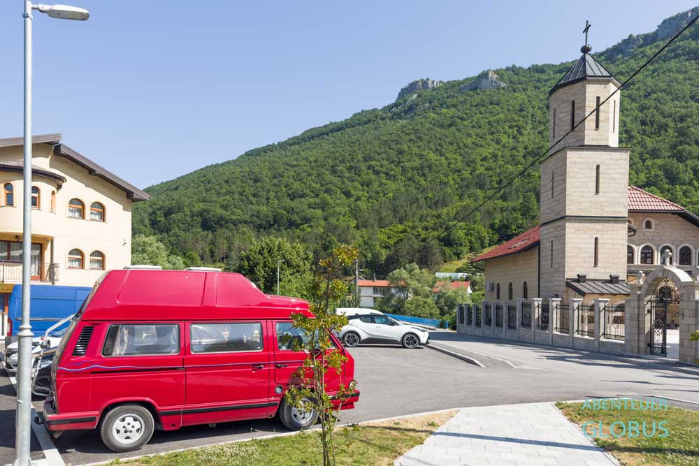 Martin Brod: Parkplatz am Kloster Rmanj