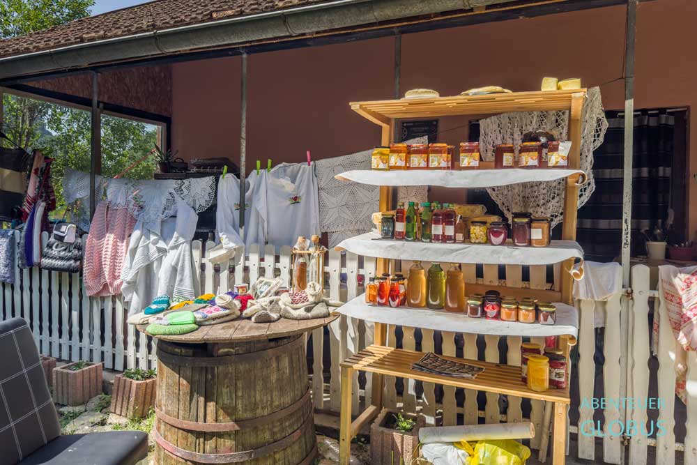 Martin Brod: Verkauf von Marmeladen, Honig, Käse und Handarbeiten