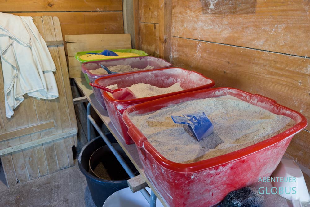 Mehl aus der Getreidemühle bei Familie Reljic