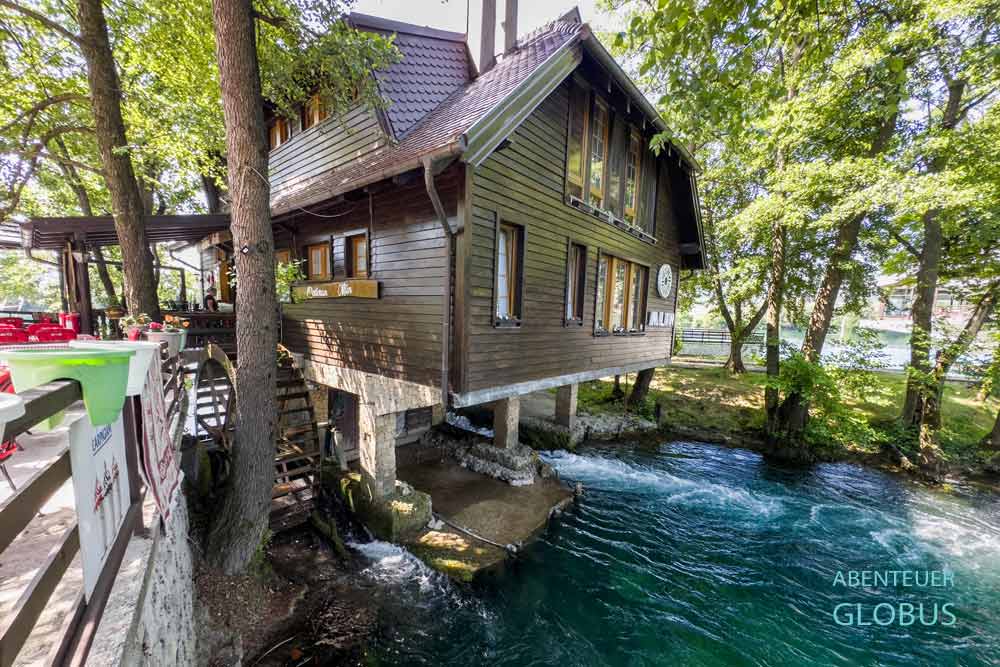 Hotel bei Bihac: Apartments Mlin am Fluss Una mit Restaurant Mlin in einer alten Wassermühle am Fluss Una