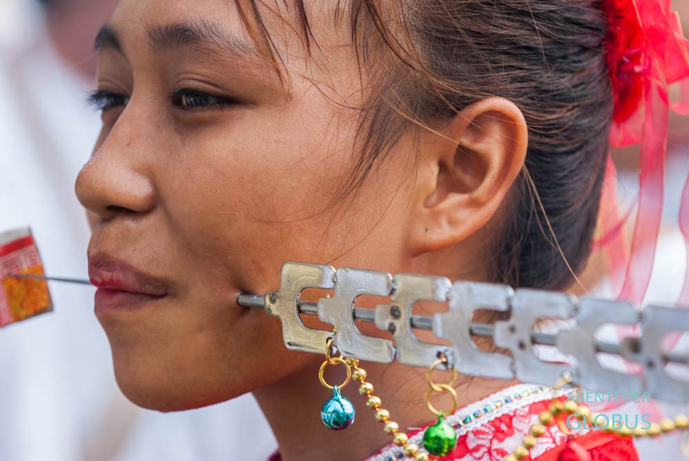 Beim Fest der neun Kaisergötter (Vegetarian Festival) üben auch Frauen das Ma-Song-Ritual aus.