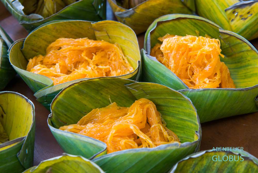 Vegetarische Snacks im Bananblatt