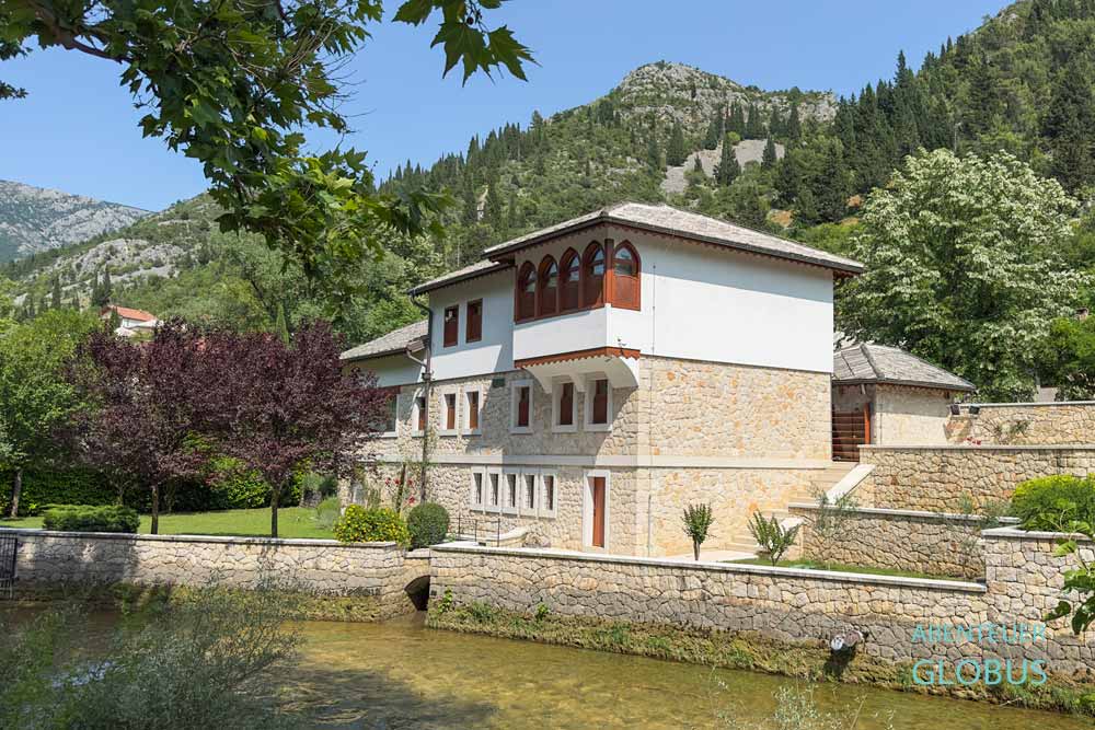 Stolac: Derwischkloster Naksibendijska Tekija am Fluss Bregava
