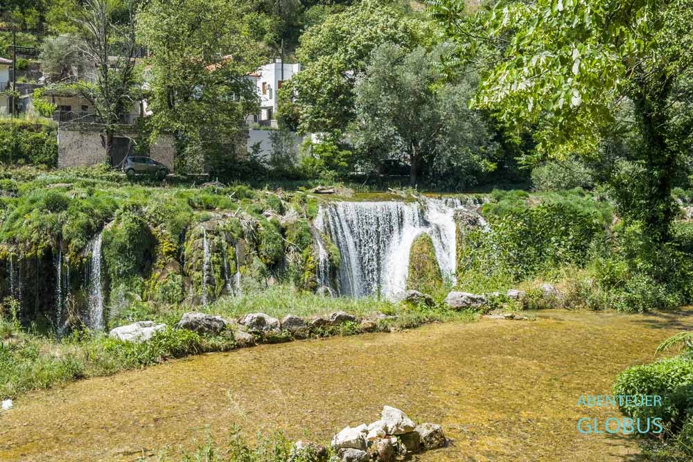 Fluss Bregava in Stolac: Wasserfall Provalije 