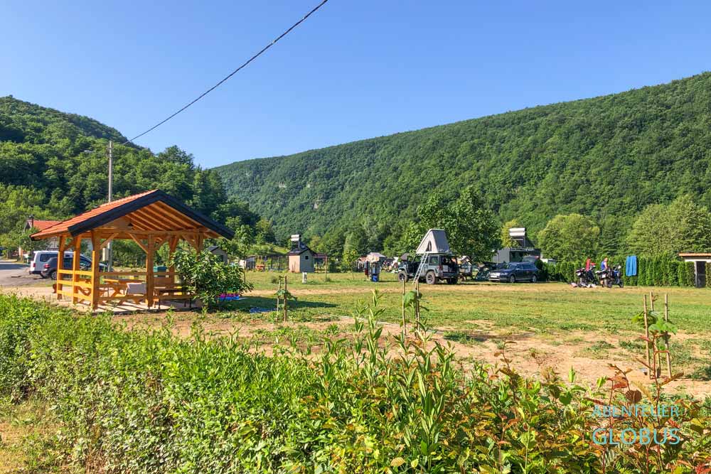 Nationalpark Una nahe Wasserfall Strbacki Buk: Campingplatz Kamp Sehic