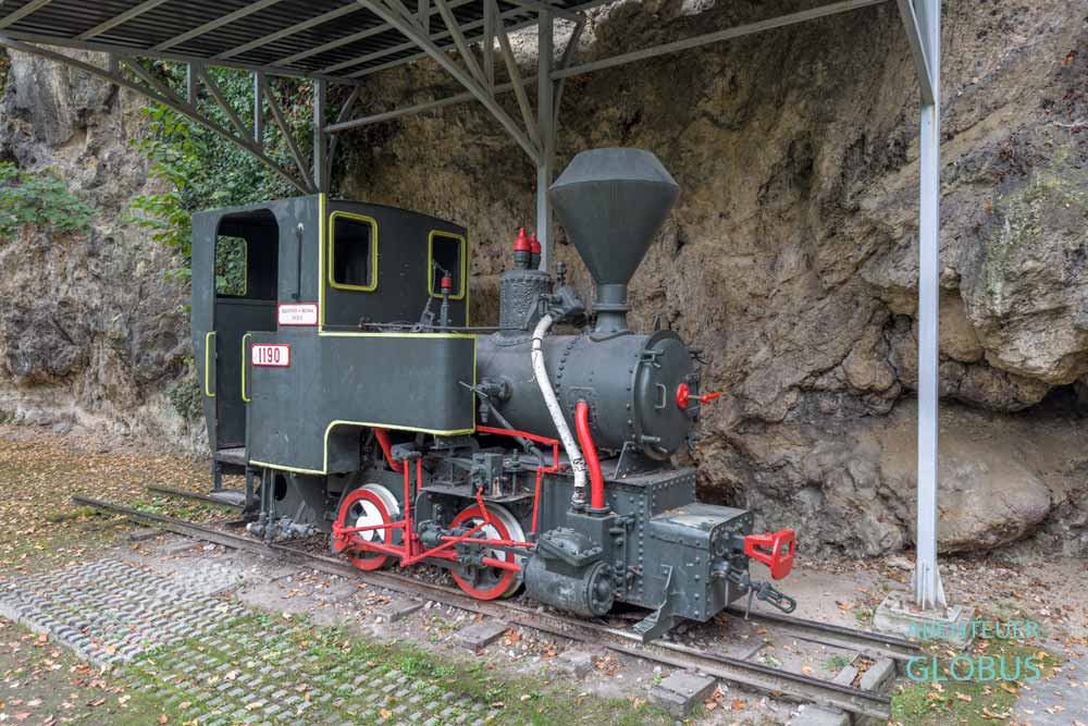 Jajce: Lokomotive Typ 1190 (Krauss, Linz) vor dem AVNOJ-Museum 
