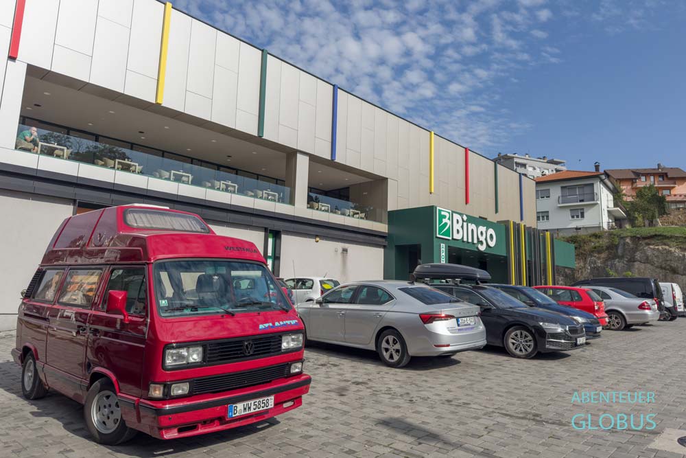 Jajce: Einkaufsmöglichkeit Bingo Hypermarket 