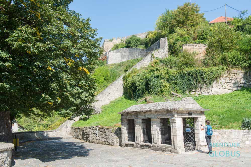 Jajce: Eingang zu den Katakomben