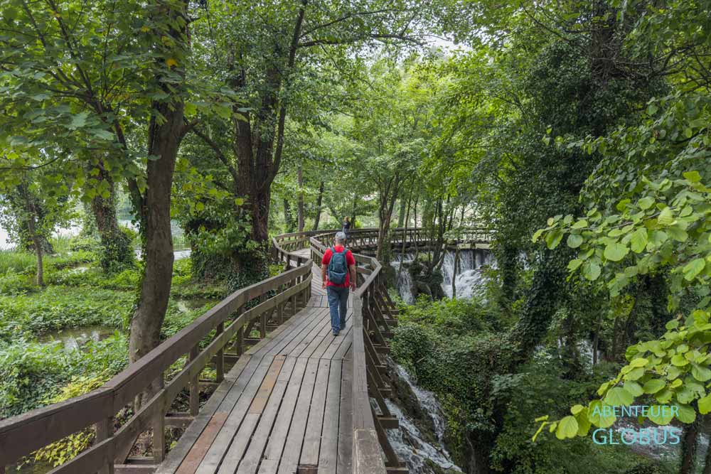 Jajce: Liebesbrücke (Bridge of Love oder Most Ljubavi) am Kleinen Pliva See