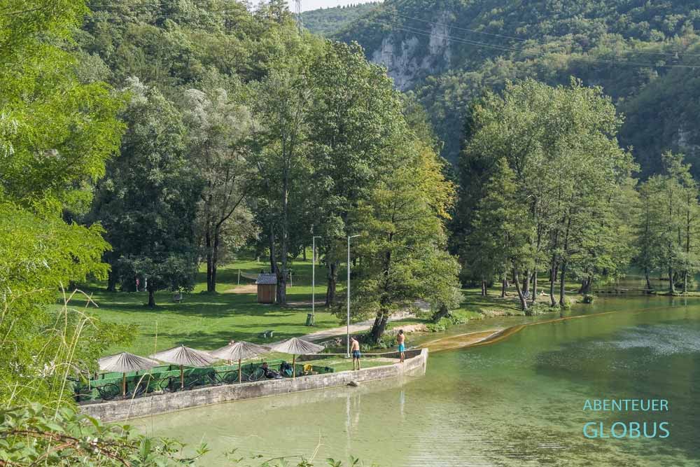 Beach Vapore am Kleinen Pliva-See (Plivsko Jezero) in Jajce