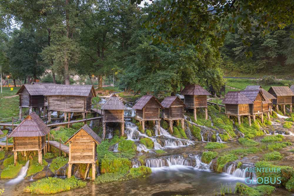 Sehenswürdigkeit in Jajce: Wassermühlen Mlincici zwischen Kleinen und Großen Pliva-See