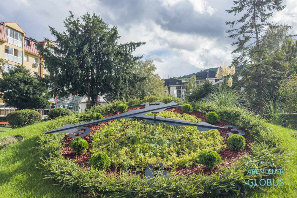 Stadtpark mit Blumenuhr