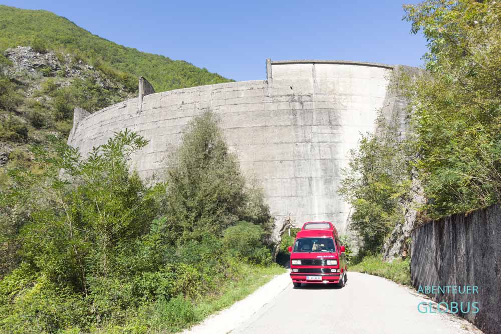 Staudamm Idbar im Bascica Tal