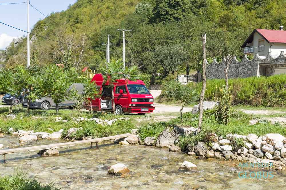 Bascica-Tal bei Celebici: Stellplatz am Restaurant und Camp Bascica am Fluss Bascica