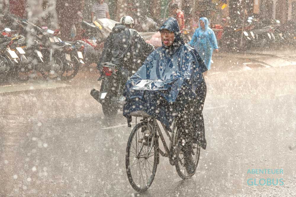 Intensive Regenschauer während der Regenzeit auf Koh Phangan