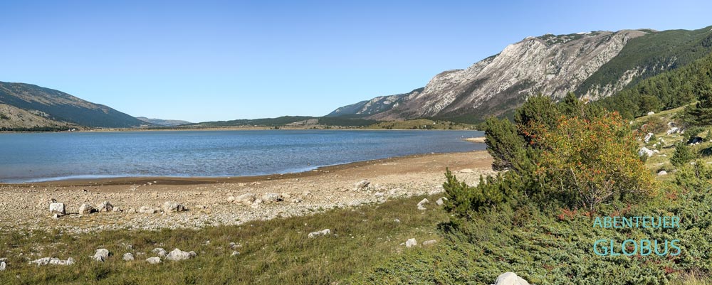 Im Naturpark Blidinje zwischen den Gebirgsmassiven Cvrsnica und Vran liegt der Blidinje Jezero.