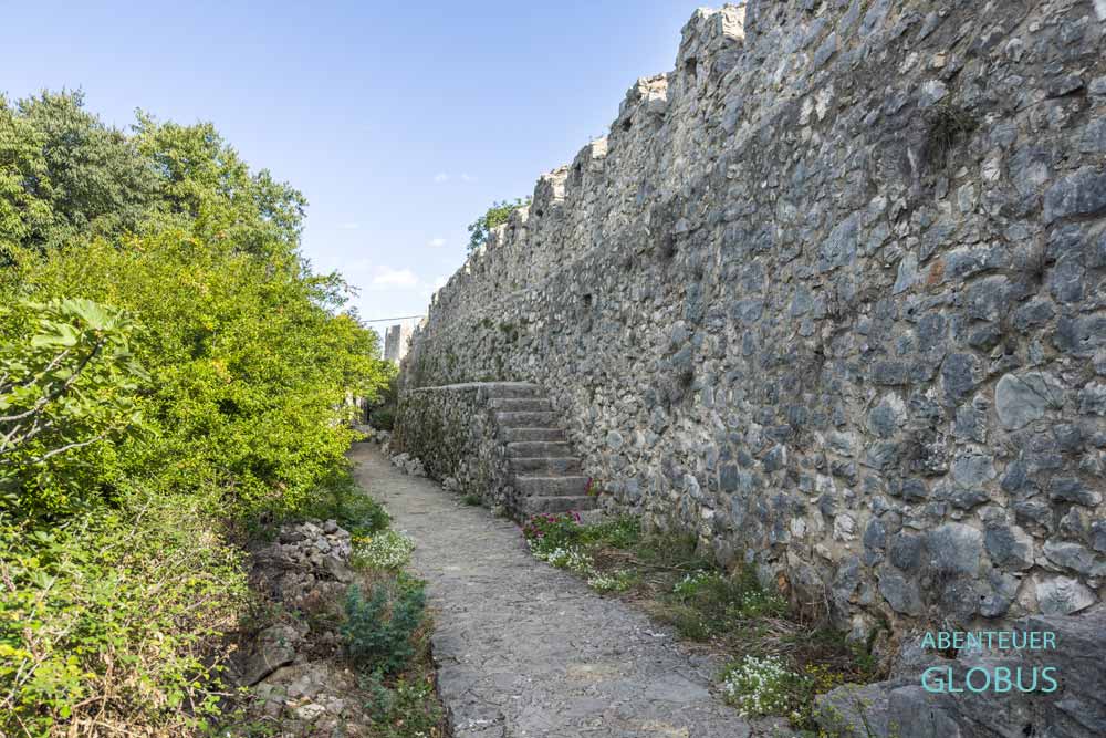 Das gesamte Dorf Pocitelj wird fast vollständig von der Stadtmauer umgeben.