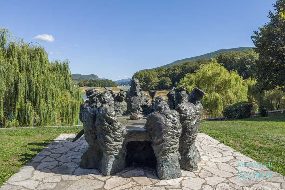 Ramsko Jezero, Halbinsel Scit, Franziskanerkloster Rama-Scit, Figurengruppe: Das letzte Abendmahl