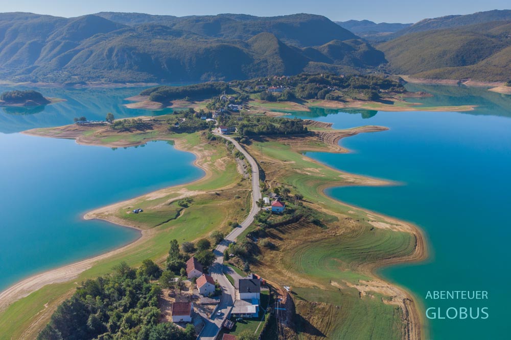 Prozor-Rama: Ramsko Jezero (Rama See) mit der Halbinsel Scit