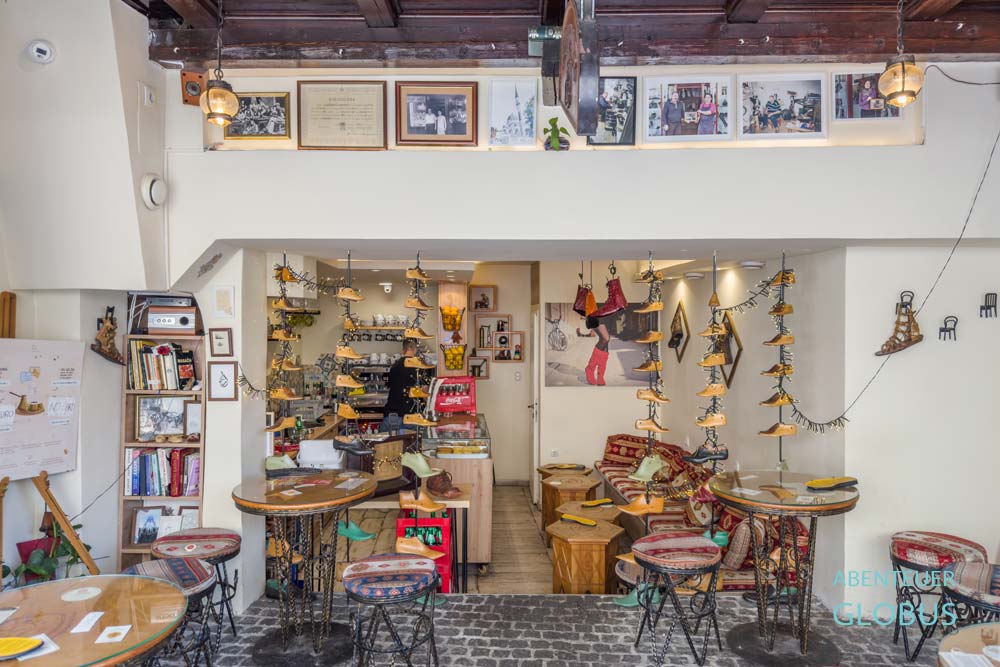 Bosnische Kaffeekultur in Sarajevo: Caffe Bar Andar in der Altstadt Bascarsija