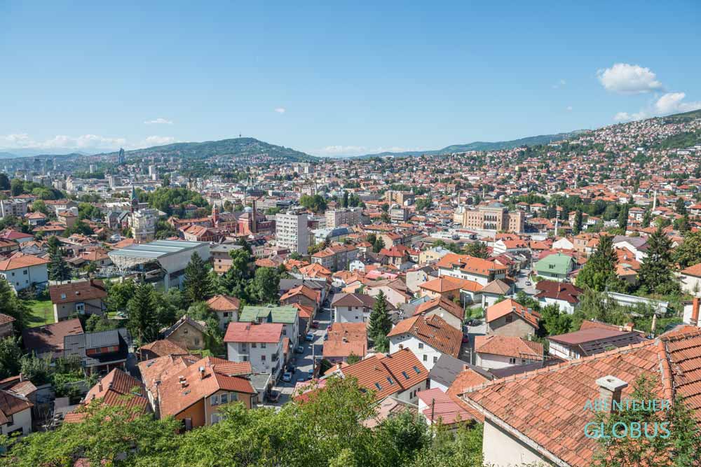 Aussichtpunkt: Blick auf die Hauptstadt Sarajevo