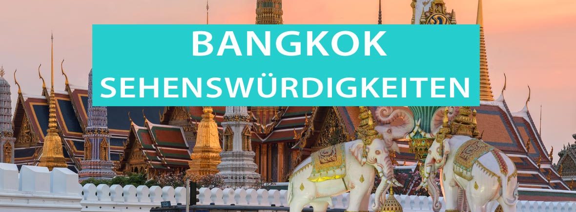 Königspalast in Bangkok im Abendlicht mit Verkehr im Vordergrund. Sehenswürdigkeiten für die Hauptstadt.