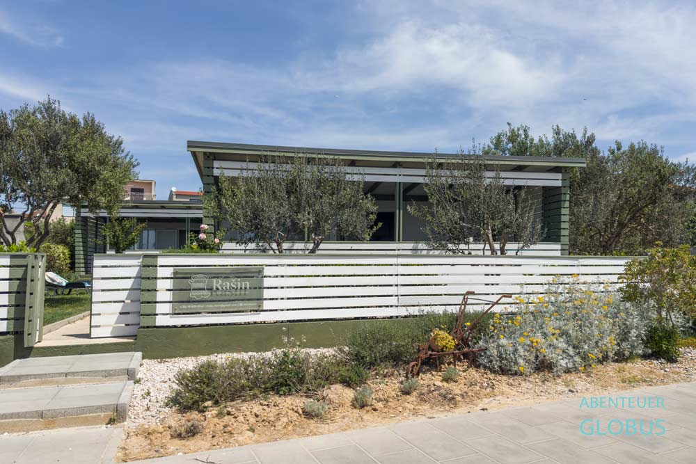 Mobilheime Rasin am Strand von Pakostane