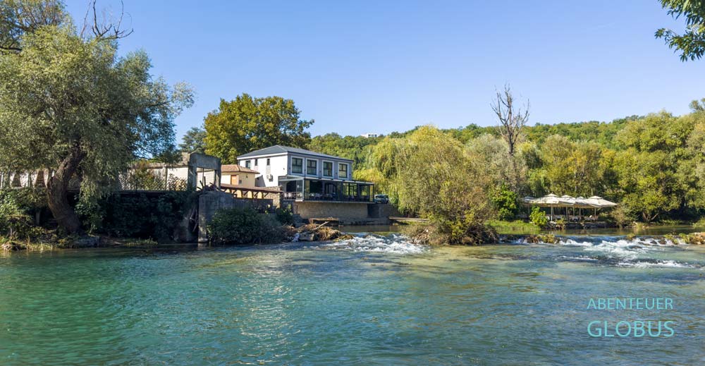 Motel Kolo am Fluss Buna bei Buna