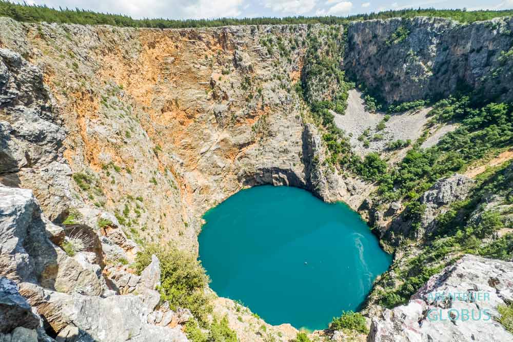 Aussichtpunkt Red Lake mit Blick in den Roten See (Crveno Jezero) in Imotski, Kroatien