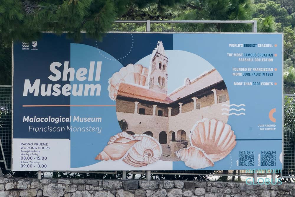 Plakat vom Malakologische Museum (Muschelmuseum) in Makarska