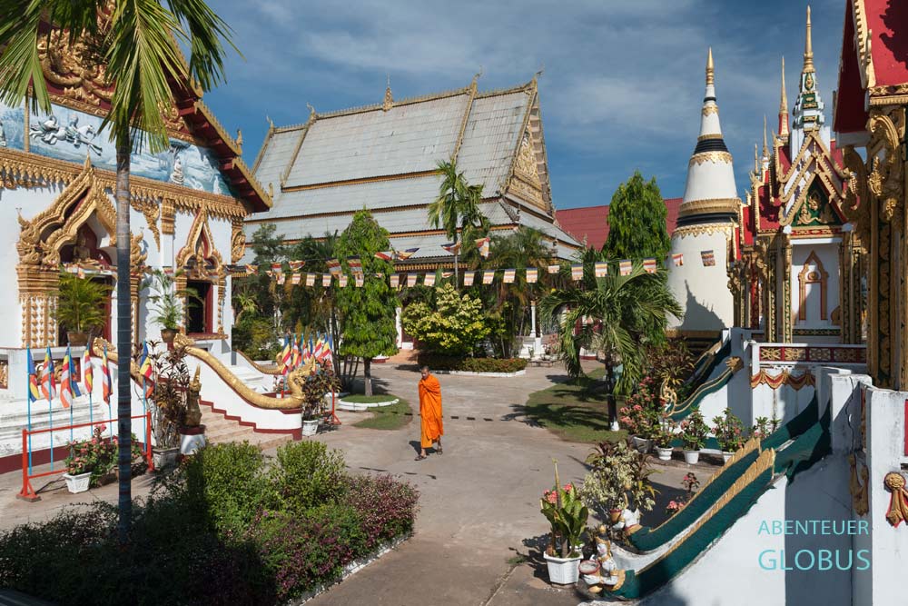 Buddhistischer Mönch im Wat Luang in Pakse