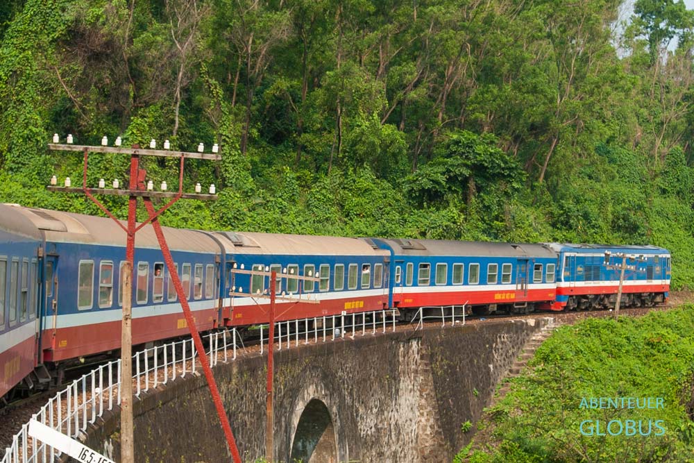 Wiedervereinigungsexpress „Đổi Mới“ zwischen Hanoi und Ho-Chi-Minh-Stadt