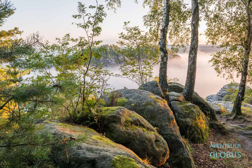 Morgendunst zwischen Kleinen und Großen Bärenstein in der Sächsischen Schweiz
