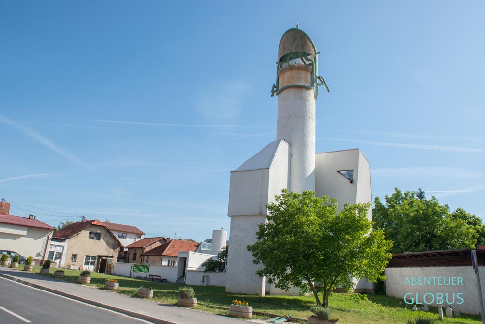 Weiße Moschee von Serefudin (Serefudinova Bijela Dzamija) in Visoko