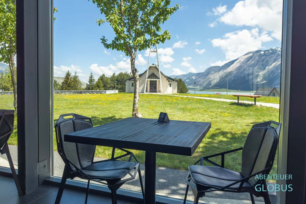 Aussicht vom Restaurant Jelinak im Dorf Barzonja am Blidinje-See im Naturpark Blidinje