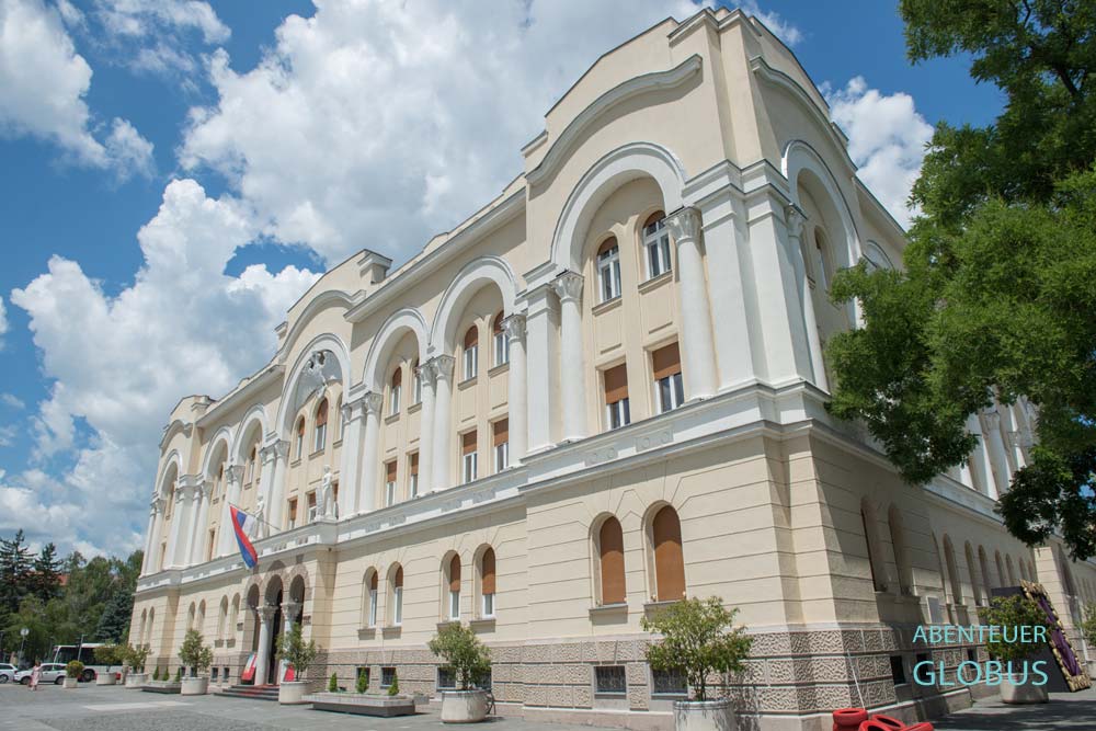 Kulturzentrum Banski Dvor am Hauptplatz Srpskih Vladara in Banja Luka