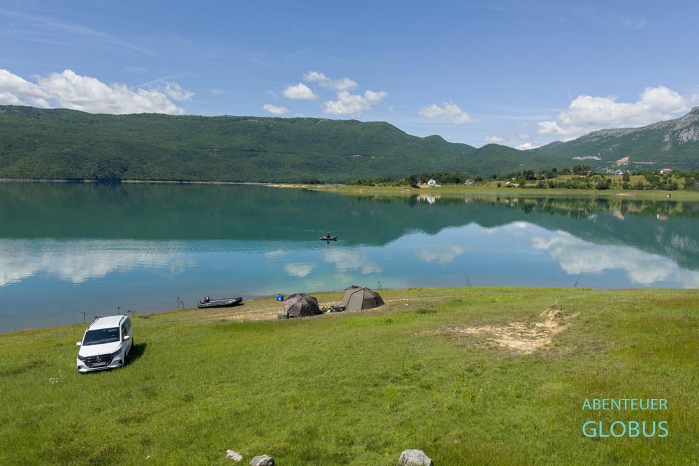 Prozor-Rama, Angeln am Ramsko Jezero (Rama See) in Bosnien und Herzegowina
